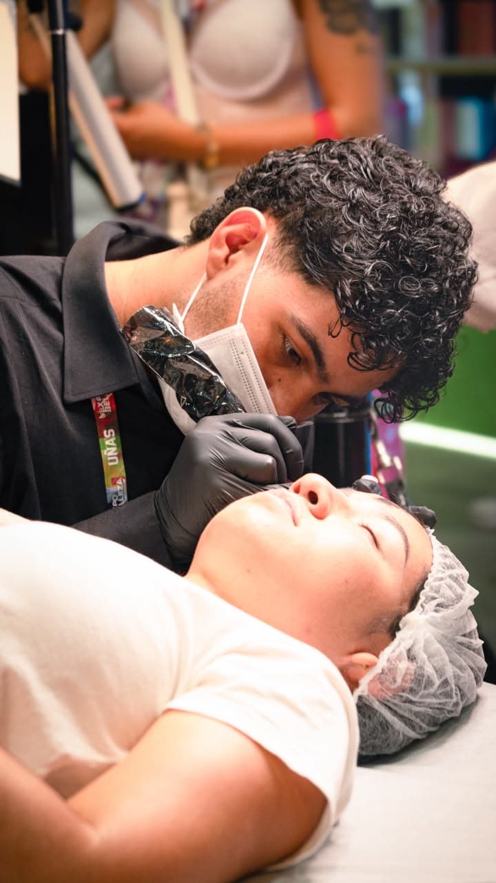 Ponente y Artista Invitado en Expo Belleza Medellín 2025